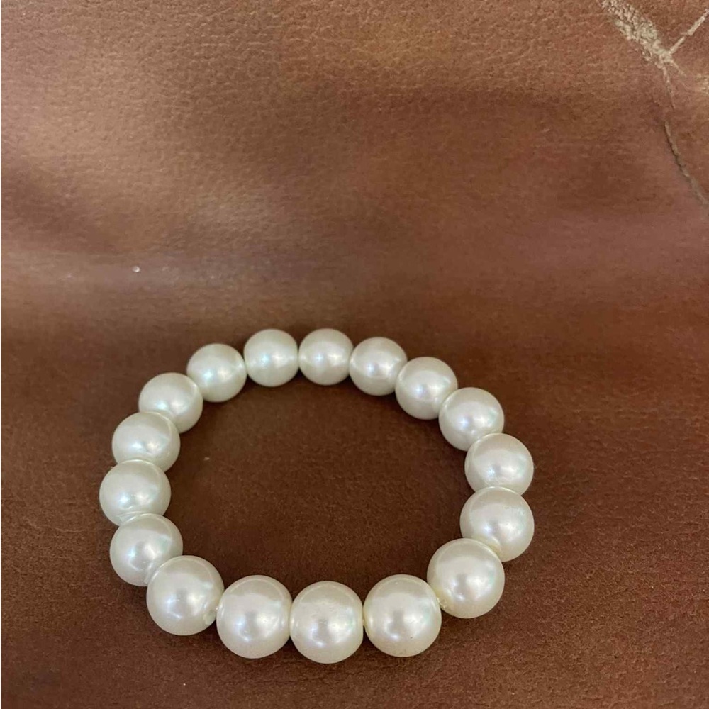 Elegant White Pearl Tone, Bracelet